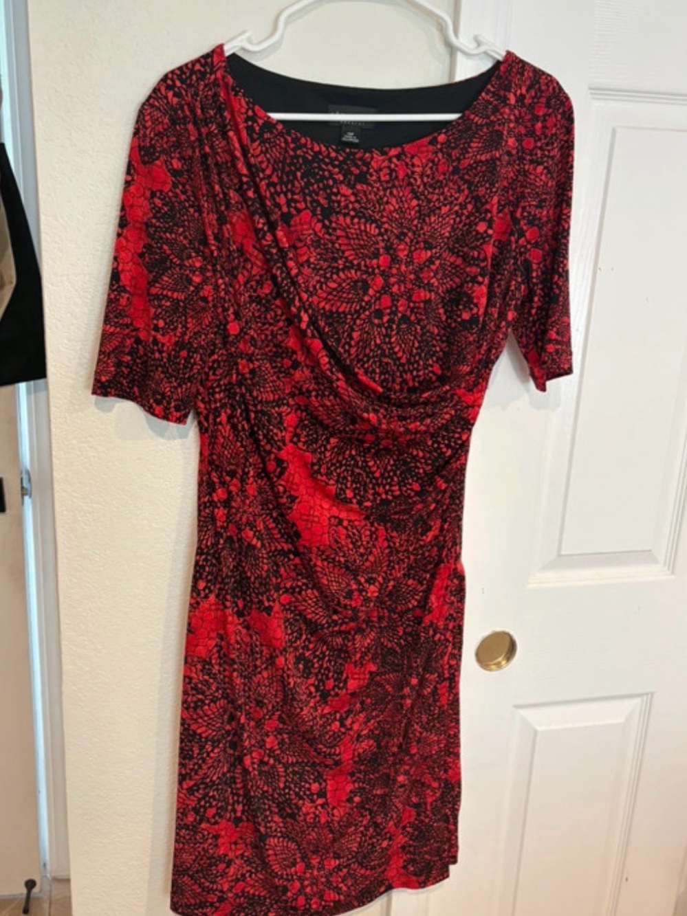 connected apparel Red and Black Floral-Pattern Midi Dress
